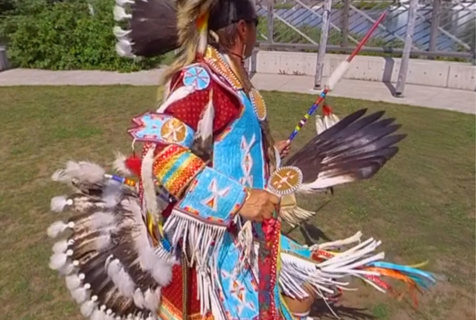Men's Traditional Crow Hop - La danse du saut du corbeau des hommes